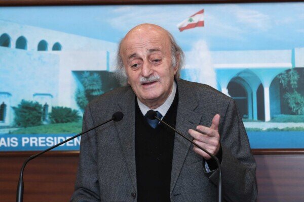 وليد جنبلاط: احيانا التزام الصمت افضل من التعليق على بعض التصريحات الخيالية