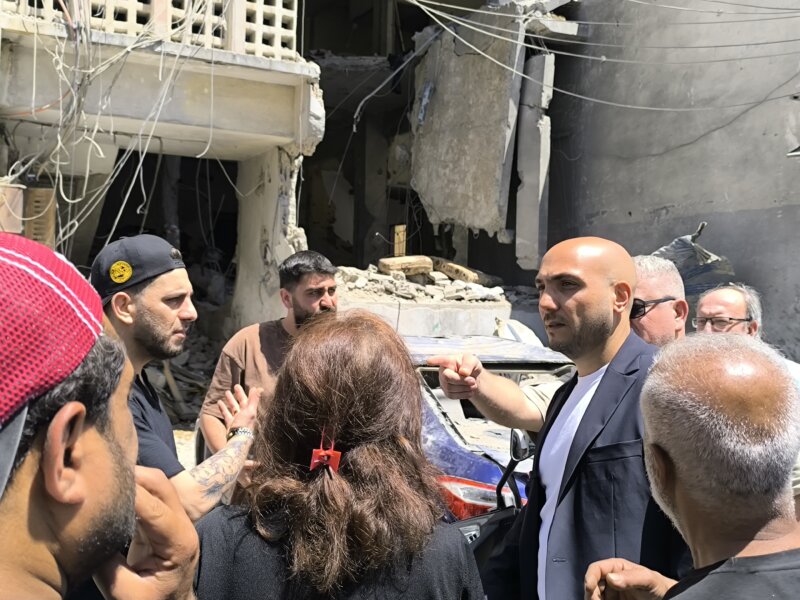 مرجان يتفقّد أضرار “القياعة” ويحرّك المساعدات لأهاليها مرجان يتفقّد أضرار “القياعة” ويحرّك المساعدات لأهاليها